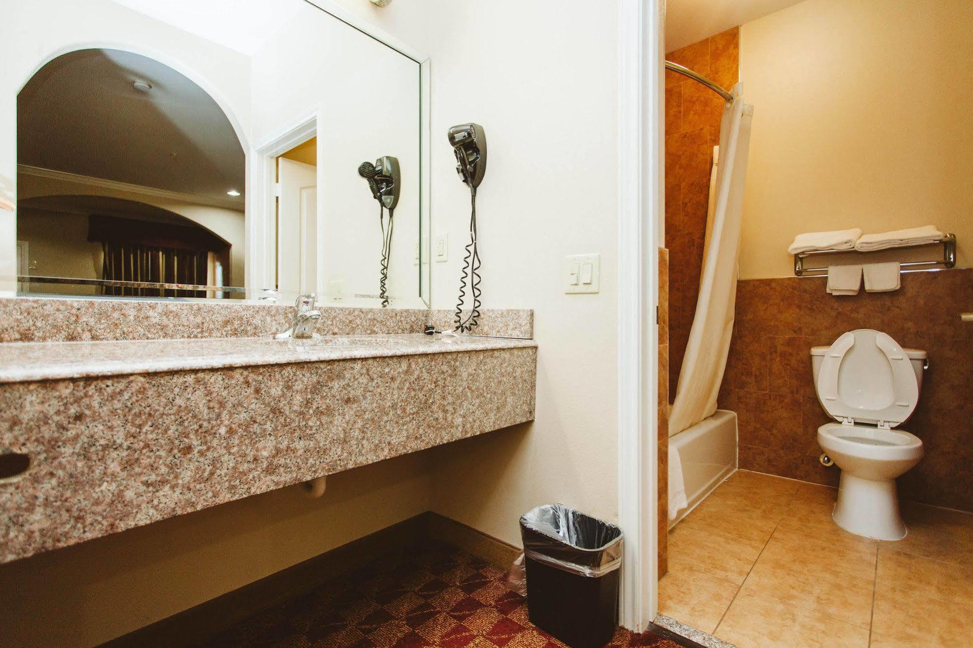 Palace Inn - Baytown I-10 エクステリア 写真